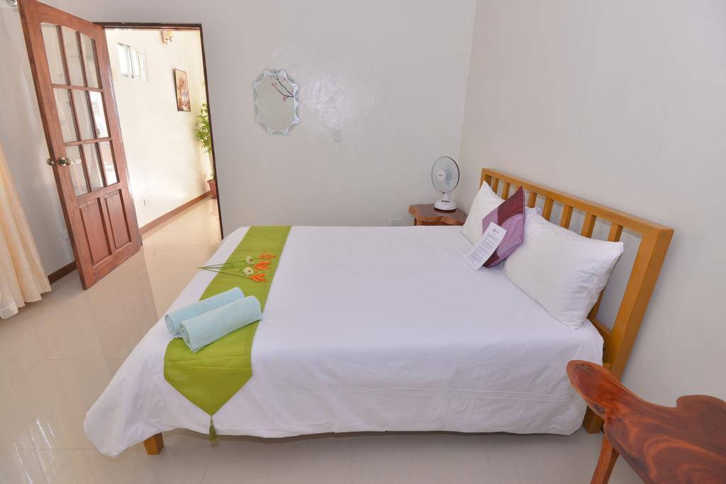 Lanas Beach Resort Romblon Island Quarto foto